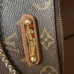 Louis Vuitton Eva clutch